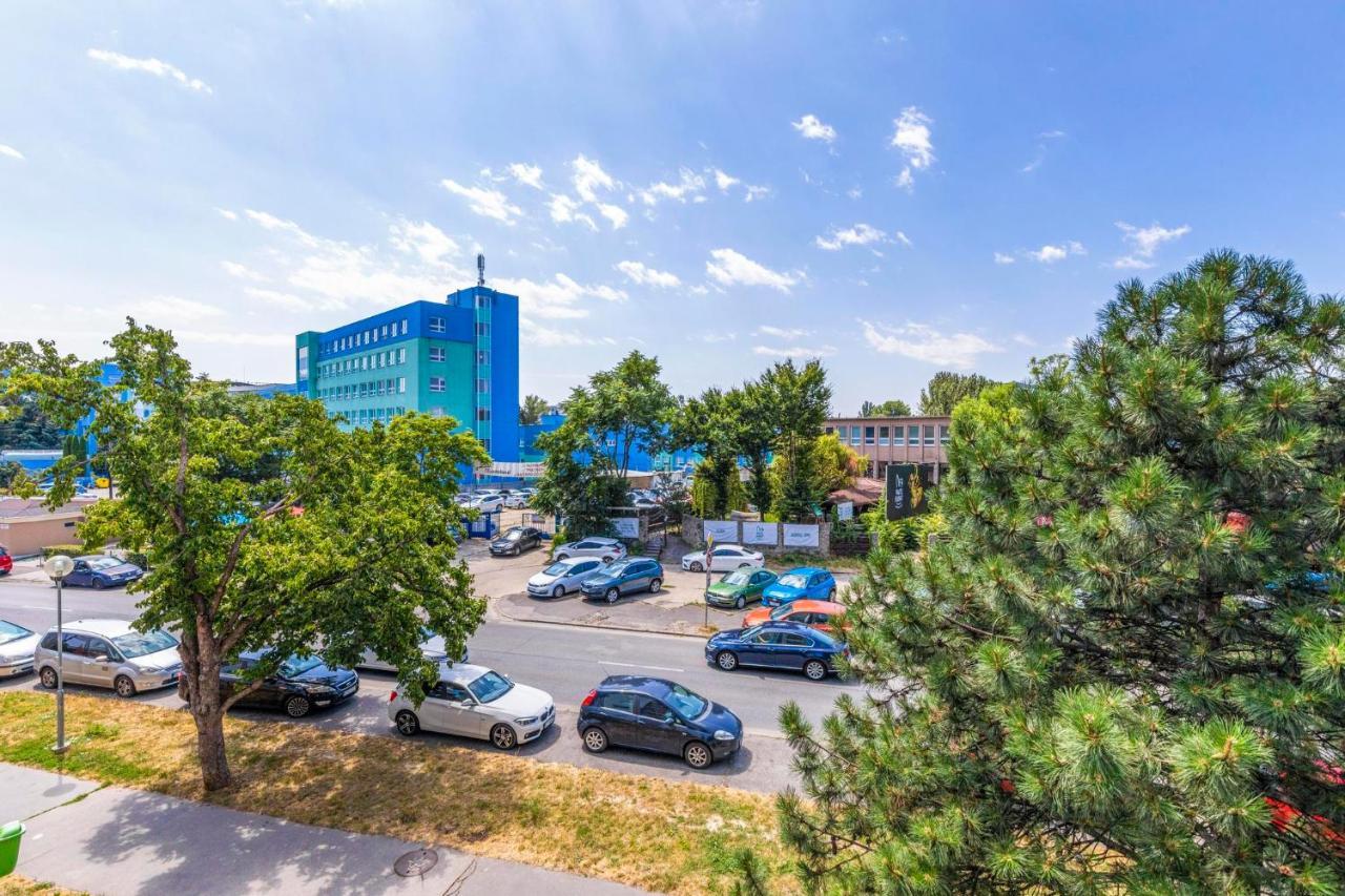 Apartment 20 Minutes From City Center W Netflix, Coffee Or Tea & Parking Bratislava Exteriér fotografie